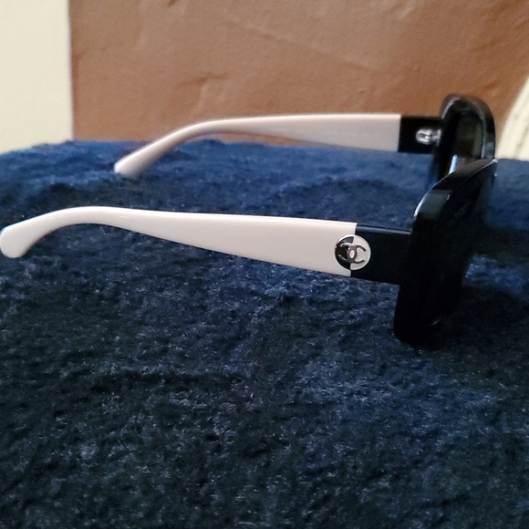 Chanel Sunglasses , FIRM PRICE - Picture 3 of 8